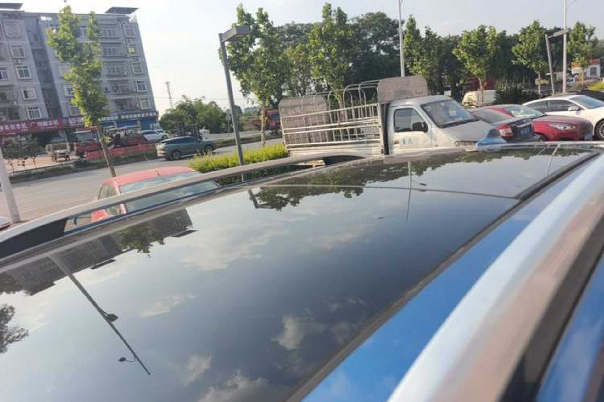 Used Roewe RX5 2018 20T Two-Wheel Drive Manual Internet Smart Edition Roof