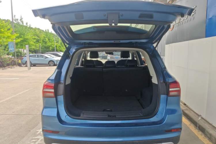 Used Roewe RX5 2018 20T Two-Wheel Drive Manual Flagship Edition Trunk