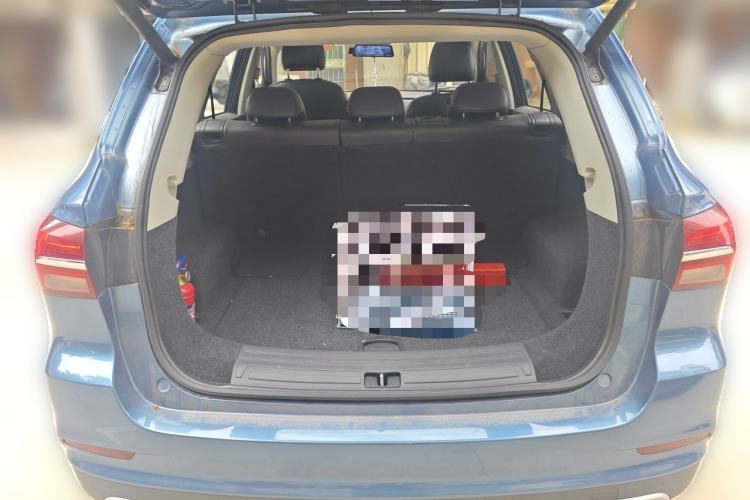 Used Roewe RX5 2018 20T Two-Wheel Drive Automatic Internet Smart Edition Trunk