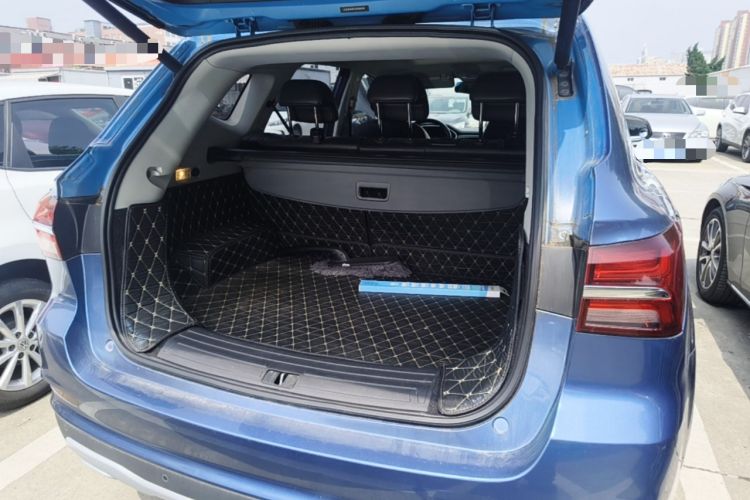 Used Roewe RX5 2018 20T Two-Wheel Drive Automatic Internet Smart Edition Trunk