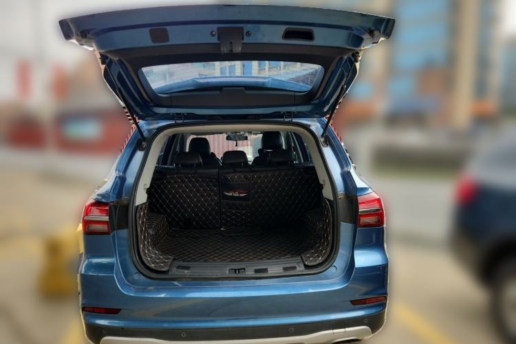 Used Roewe RX5 2018 20T Two-Wheel Drive Automatic Internet Smart Edition Trunk