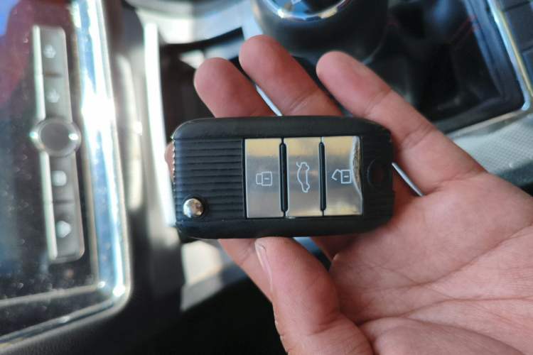 Used Roewe RX5 2018 20T Two-Wheel Drive Manual Internet Smart Edition Vehicle Key