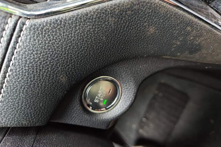 Used Roewe RX5 2018 20T Two-Wheel Drive Automatic Internet Smart Edition Vehicle Key