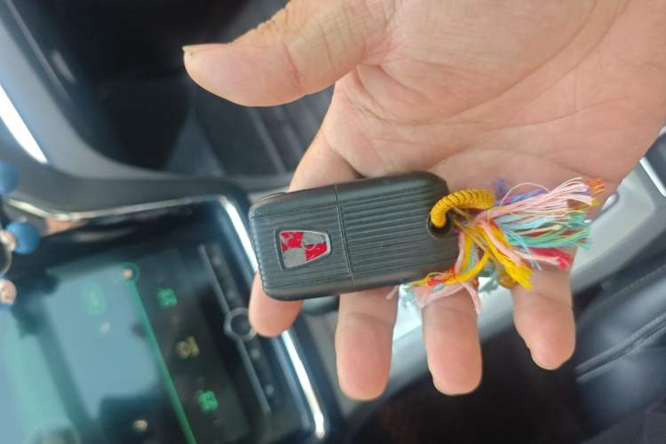 Used Roewe RX5 2018 20T Two-Wheel Drive Automatic Internet Smart Luxury Edition Vehicle Key