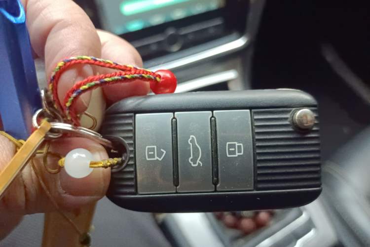 Used Roewe RX5 2018 20T Two-Wheel Drive Manual Internet Smart Edition Vehicle Key