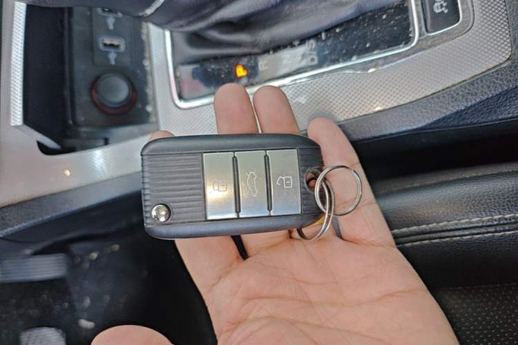 Used Roewe RX5 2018 20T Two-Wheel Drive Automatic Internet Smart Edition Vehicle Key