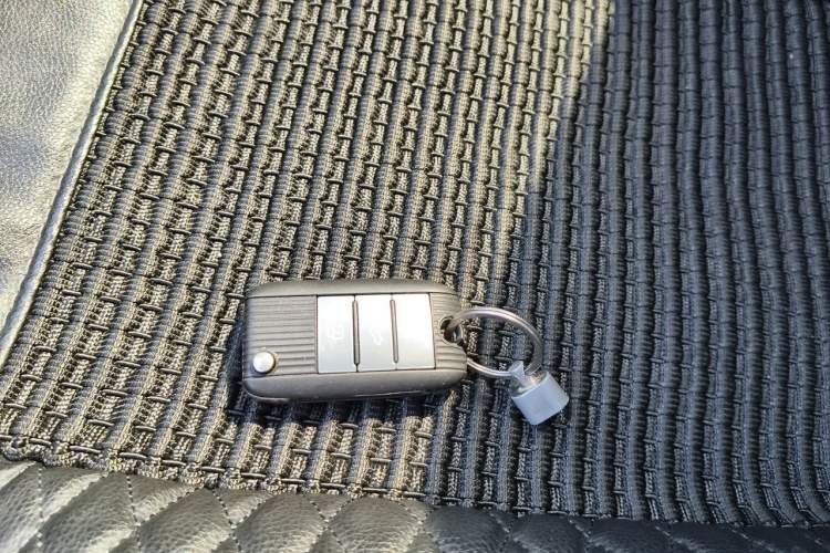 Used Roewe RX5 2018 20T Two-Wheel Drive Automatic Internet Smart Edition Vehicle Key