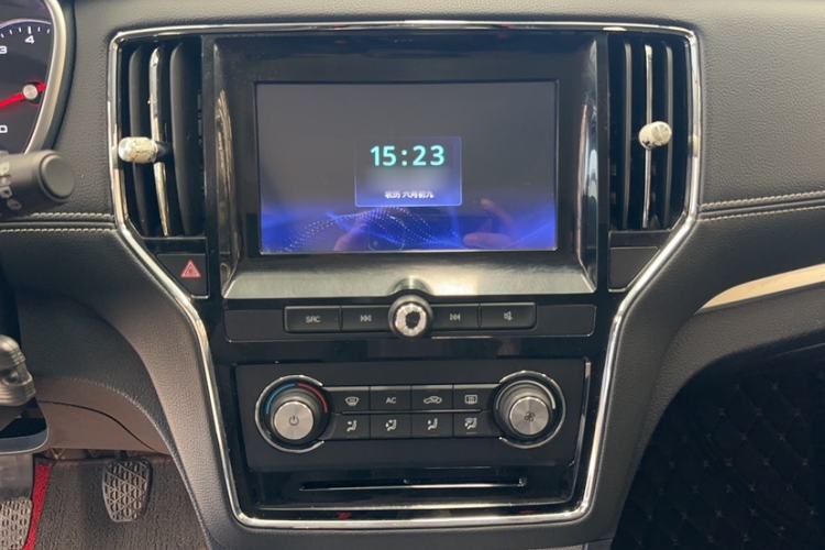 Used Roewe RX5 2018 20T Two-Wheel Drive Manual Flagship Edition Audio And AC Panel