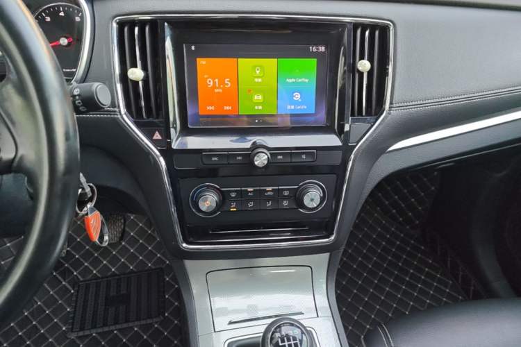 Used Roewe RX5 2018 20T Two-Wheel Drive Manual Flagship Edition Audio And AC Panel