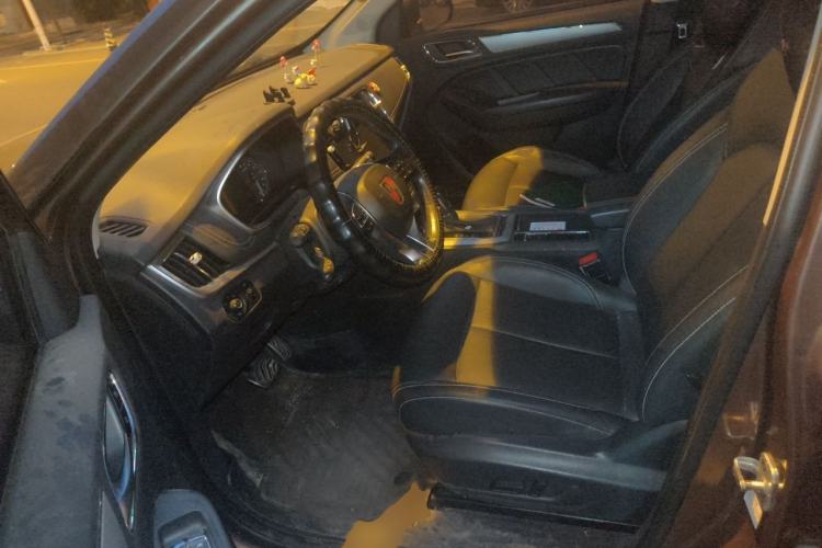 Used Roewe RX5 2018 20T Two-Wheel Drive Automatic Internet Smart Luxury Edition Driver Seat