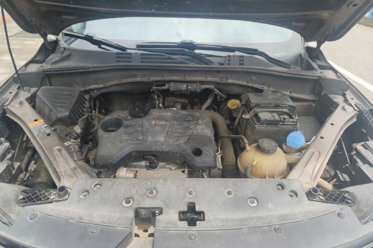 Used Roewe RX5 2018 20T Two-Wheel Drive Manual Internet Smart Edition Engine Bay