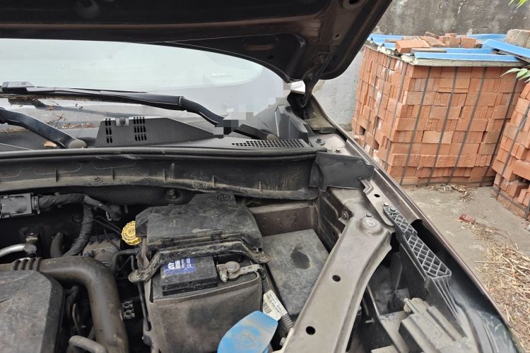 Used Roewe RX5 2018 20T Two-Wheel Drive Manual Internet Elite Edition Engine Bay Left