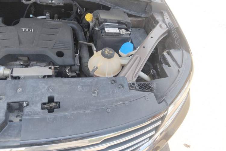 Used Roewe RX5 2018 20T Two-Wheel Drive Automatic Internet Smart Edition Engine Bay Left