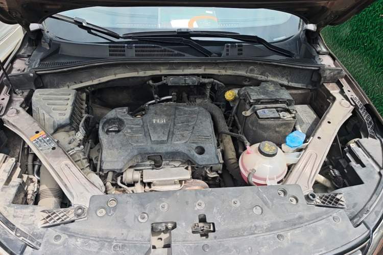 Used Roewe RX5 2018 20T Two-Wheel Drive Automatic Flagship Edition Engine Bay