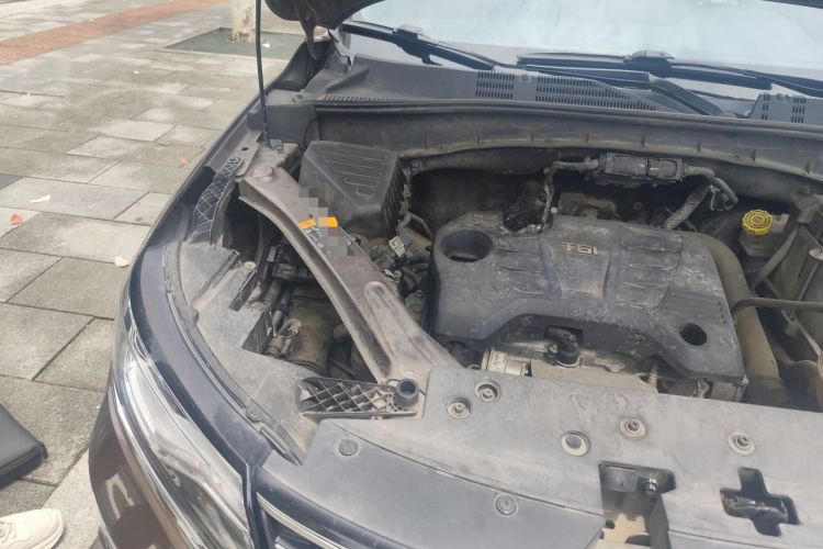 Used Roewe RX5 2018 20T Two-Wheel Drive Manual Internet Smart Edition Engine Bay Right