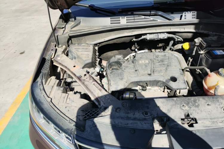 Used Roewe RX5 2018 20T Two-Wheel Drive Automatic Internet Smart Luxury Edition Engine Bay Right