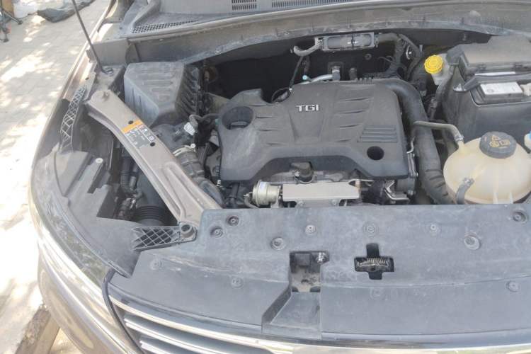 Used Roewe RX5 2018 20T Two-Wheel Drive Automatic Internet Smart Edition Engine Bay Right