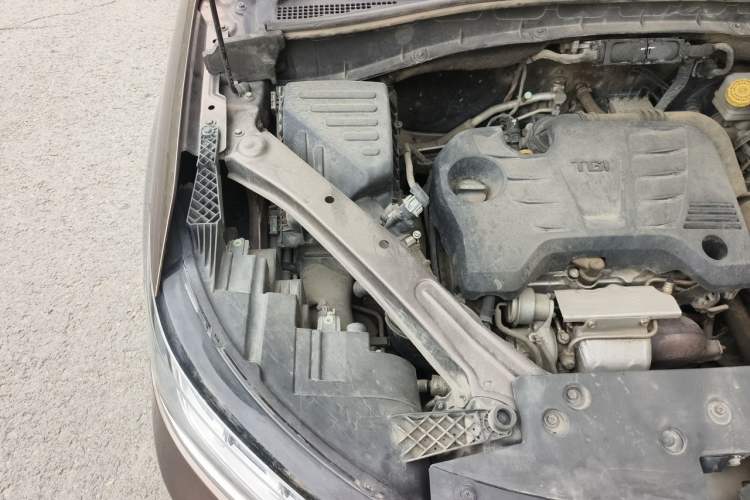 Used Roewe RX5 2018 20T Two-Wheel Drive Automatic Internet Smart Luxury Edition Engine Bay Right