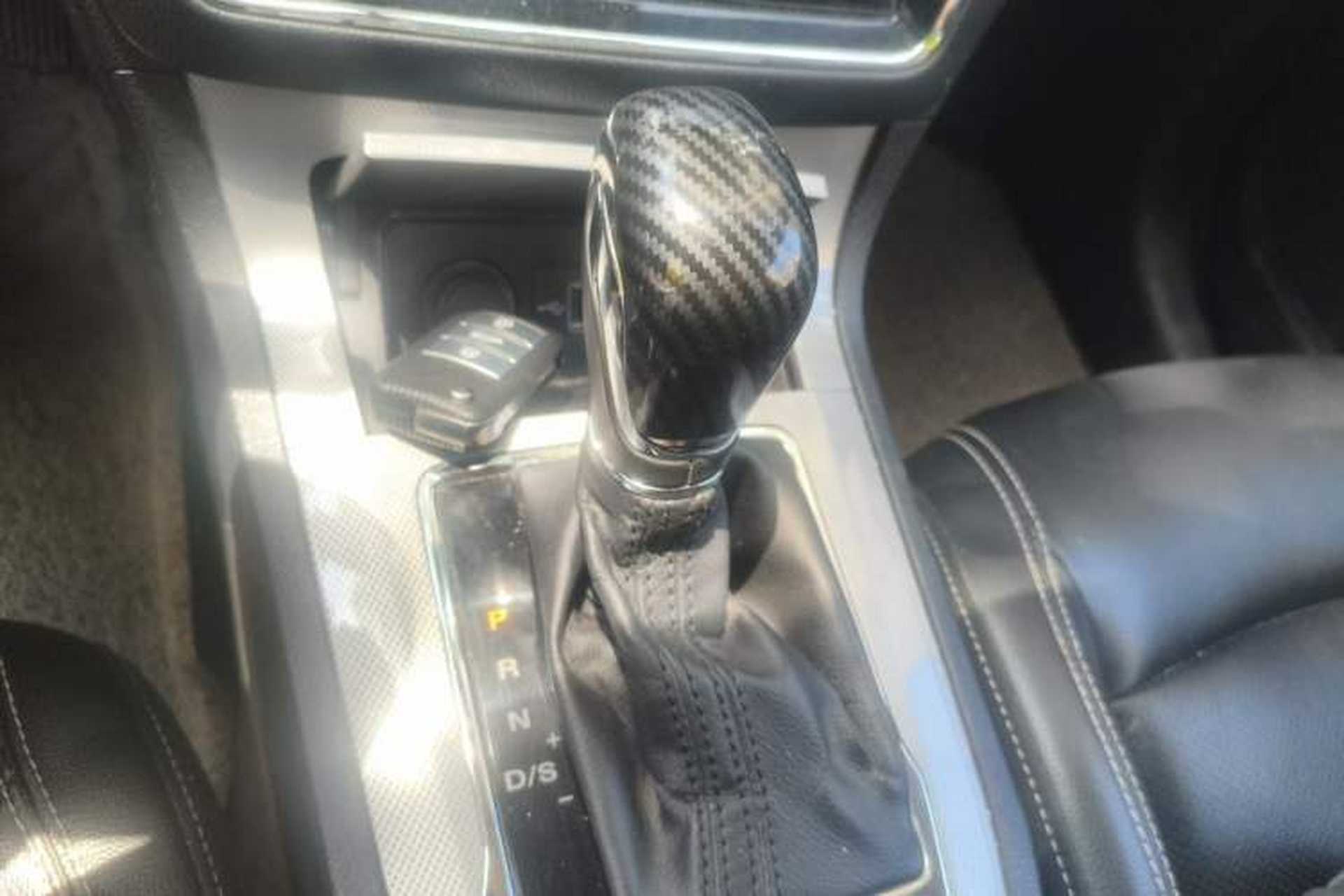 Used Roewe RX5 2018 20T Two-Wheel Drive Automatic Internet Smart Edition Gear Lever