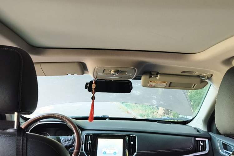Used Roewe RX5 2018 20T Two-Wheel Drive Automatic Internet Smart Edition Headliner