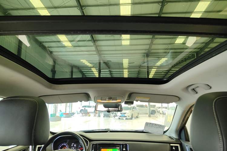 Used Roewe RX5 2018 20T Two-Wheel Drive Manual Flagship Edition Headliner