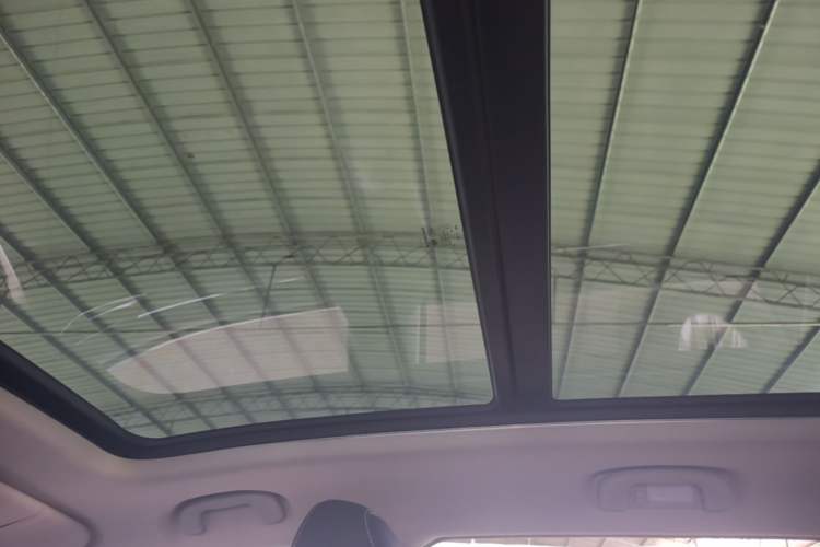 Used Roewe RX5 2018 20T Two-Wheel Drive Automatic Flagship Edition Headliner