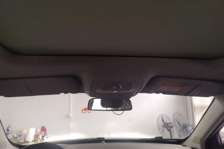 Used Roewe RX5 2018 20T Two-Wheel Drive Automatic Internet Smart Luxury Edition Headliner