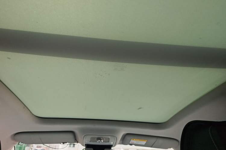 Used Roewe RX5 2018 20T Two-Wheel Drive Automatic Flagship Edition Headliner