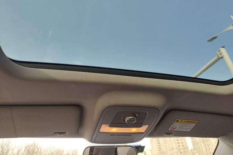 Used Roewe RX5 2018 20T Two-Wheel Drive Manual Flagship Edition Headliner