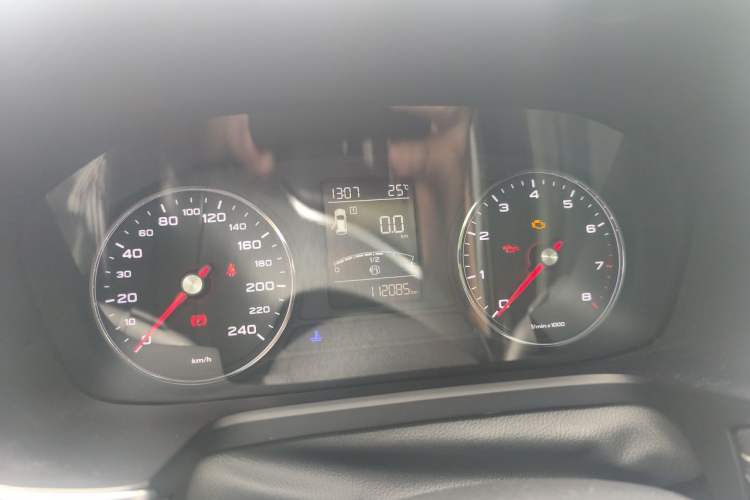 Used Roewe RX5 2018 20T Two-Wheel Drive Manual Internet Smart Edition Instrument Cluster