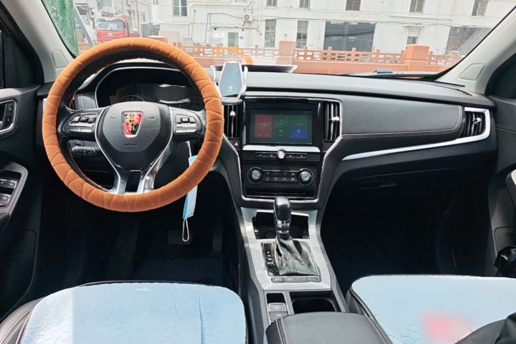 Used Roewe RX5 2018 20T Two-Wheel Drive Automatic Flagship Edition Interior 2