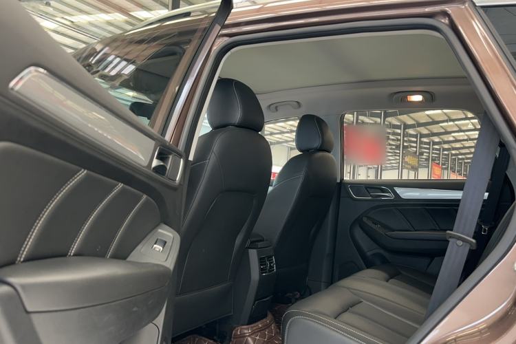 Used Roewe RX5 2018 20T Two-Wheel Drive Manual Flagship Edition Interior 5