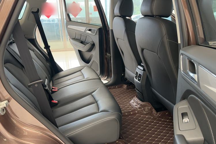 Used Roewe RX5 2018 20T Two-Wheel Drive Manual Flagship Edition Interior 8