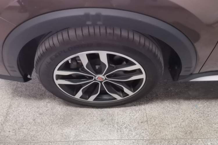 Used Roewe RX5 2018 20T Two-Wheel Drive Automatic Internet Smart Luxury Edition Left Front Wheel Hub
