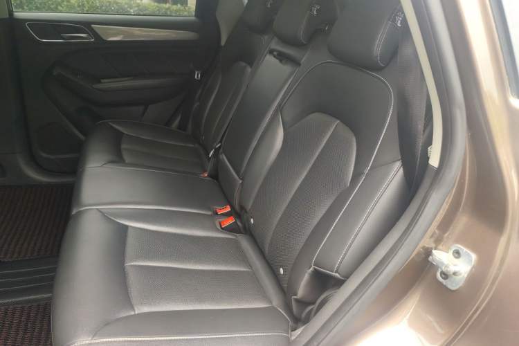 Used Roewe RX5 2018 20T Two-Wheel Drive Manual Internet Smart Edition Left Rear Seat