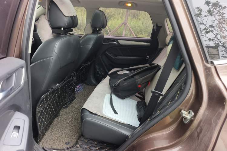 Used Roewe RX5 2018 20T Two-Wheel Drive Automatic Internet Smart Luxury Edition Left Rear Seat