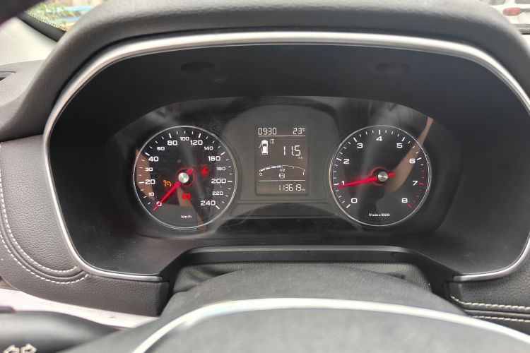Used Roewe RX5 2018 20T Two-Wheel Drive Manual Internet Elite Edition Odometer Close Up