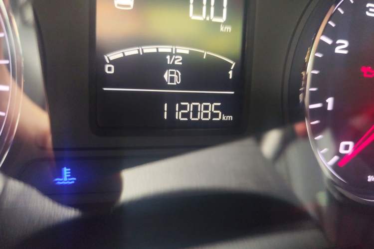 Used Roewe RX5 2018 20T Two-Wheel Drive Manual Internet Smart Edition Odometer Close Up