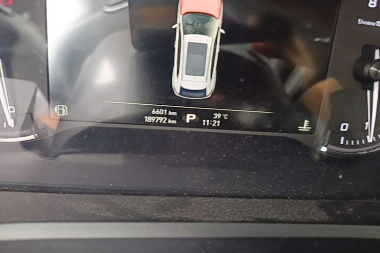 Used Roewe RX5 2018 20T Two-Wheel Drive Automatic Internet Smart Luxury Edition Odometer Close Up