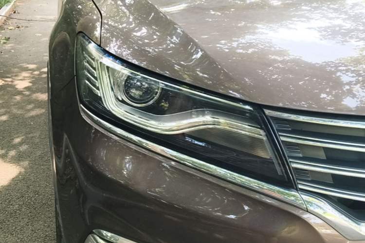 Used Roewe RX5 2018 20T Two-Wheel Drive Automatic Internet Smart Edition Right Front Headlight