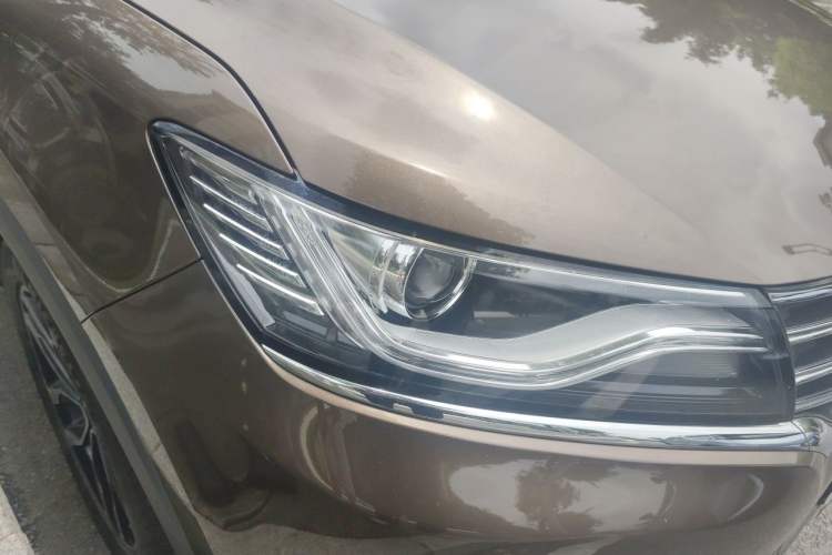Used Roewe RX5 2018 20T Two-Wheel Drive Manual Internet Smart Edition Right Front Headlight