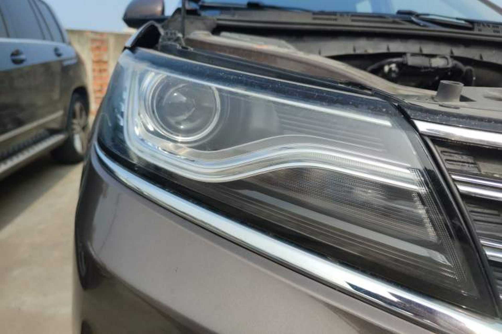 Used Roewe RX5 2018 20T Two-Wheel Drive Automatic Internet Smart Edition Right Front Headlight