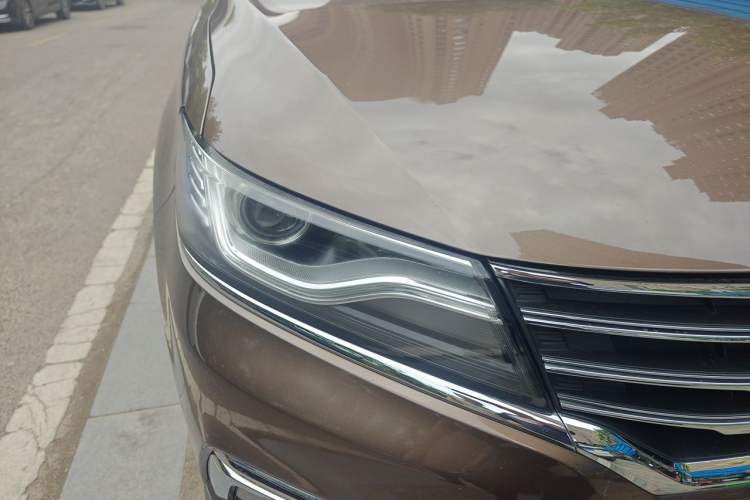Used Roewe RX5 2018 20T Two-Wheel Drive Automatic Internet Smart Edition Right Front Headlight