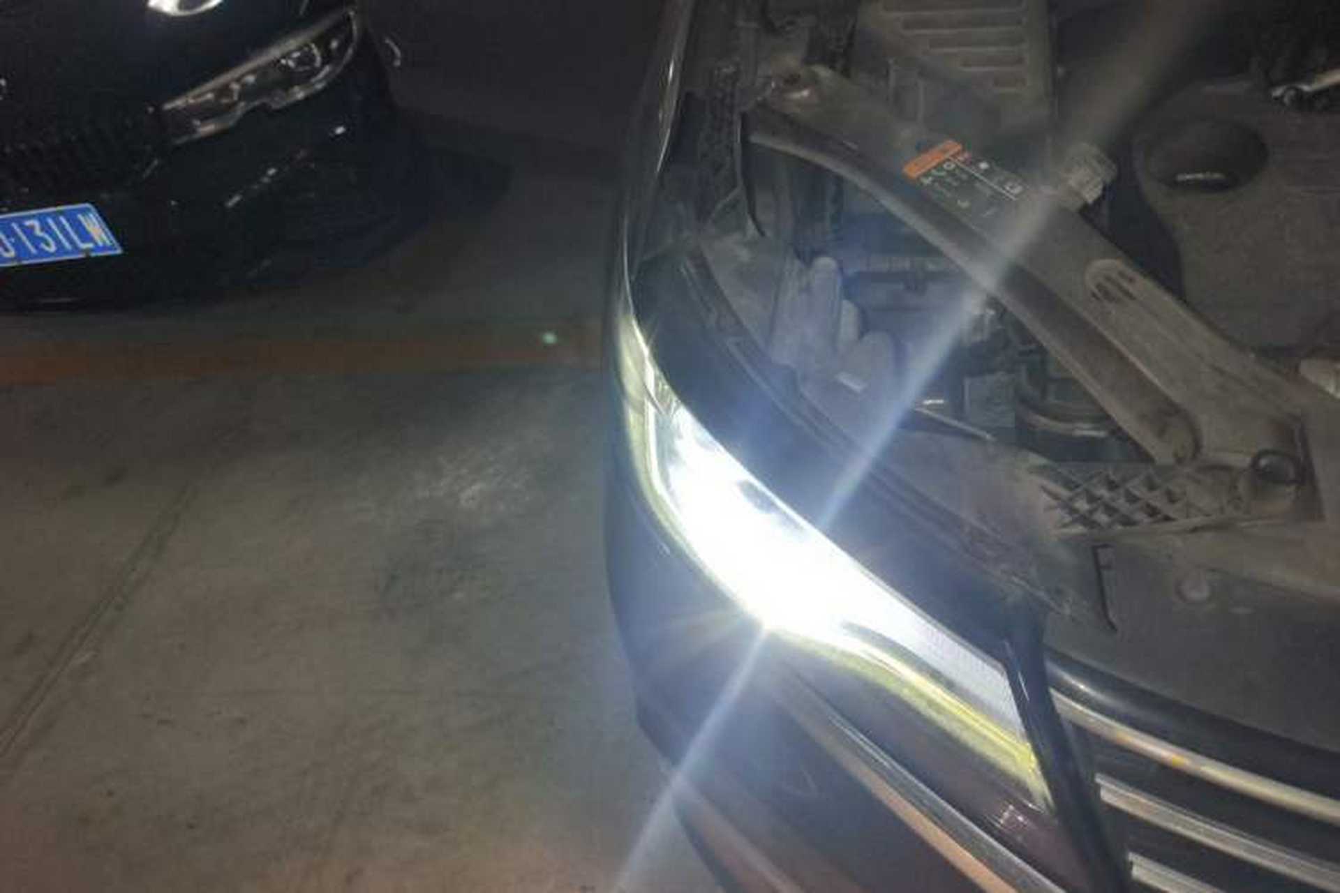 Used Roewe RX5 2018 20T Two-Wheel Drive Automatic Internet Smart Edition Right Front Headlight