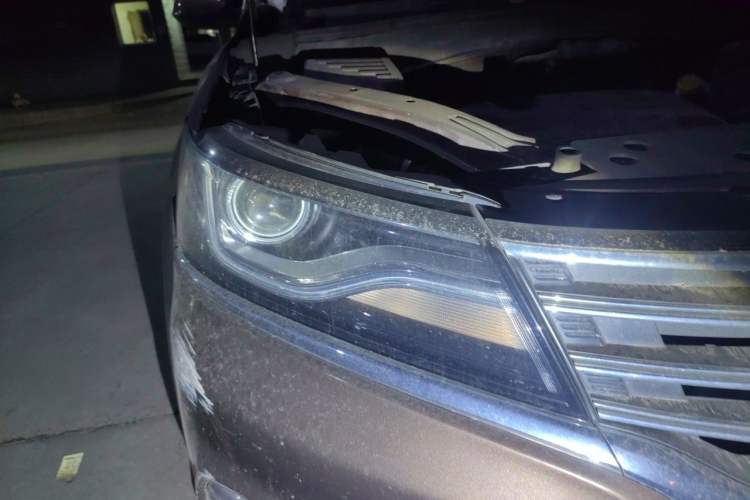 Used Roewe RX5 2018 20T Two-Wheel Drive Automatic Flagship Edition Right Front Headlight