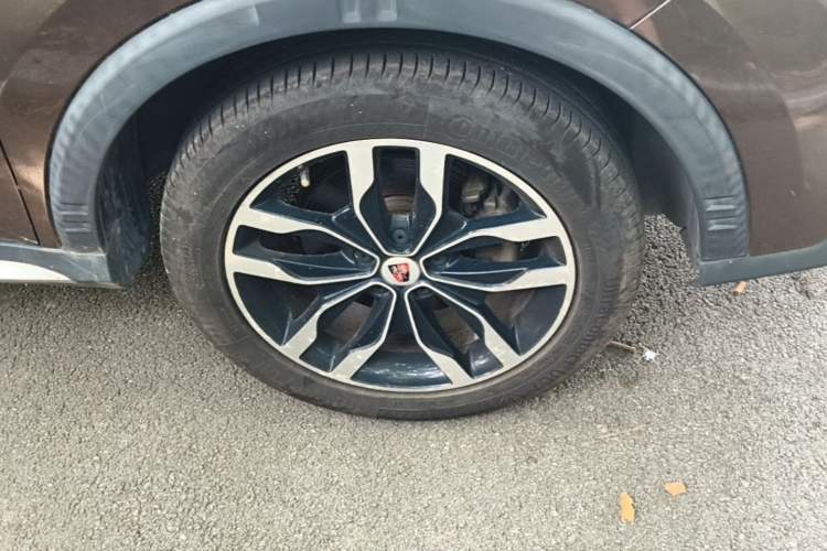 Used Roewe RX5 2018 20T Two-Wheel Drive Automatic Internet Smart Edition Right Front Wheel Hub