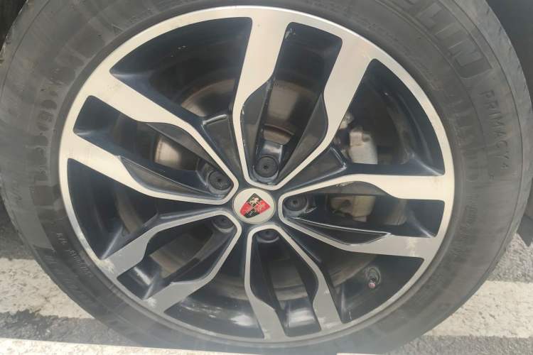 Used Roewe RX5 2018 20T Two-Wheel Drive Manual Internet Smart Edition Right Front Wheel Hub