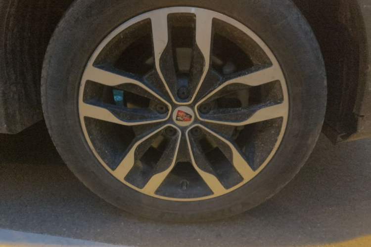 Used Roewe RX5 2018 20T Two-Wheel Drive Automatic Internet Smart Luxury Edition Right Front Wheel Hub