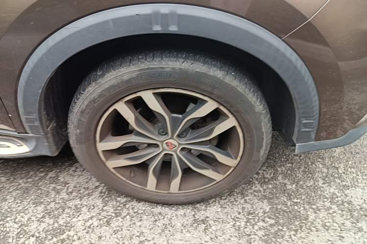 Used Roewe RX5 2018 20T Two-Wheel Drive Automatic Internet Smart Luxury Edition Right Front Wheel Hub