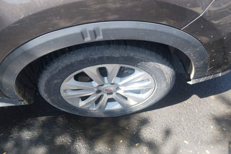 Used Roewe RX5 2018 20T Two-Wheel Drive Automatic Internet Smart Edition Right Front Wheel Hub